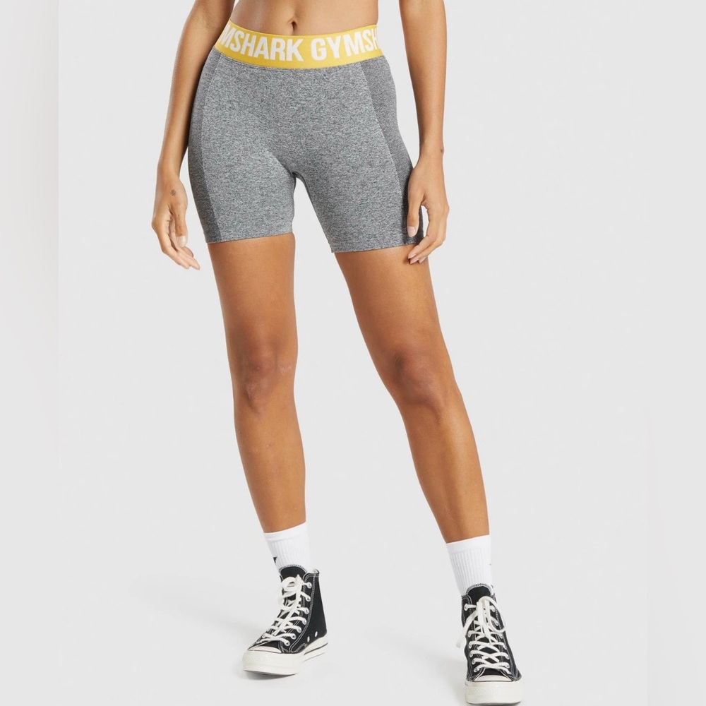 Gymshark Flex Shorts Women’s Size Large Bike Contouring Shorts Charcoal Marl